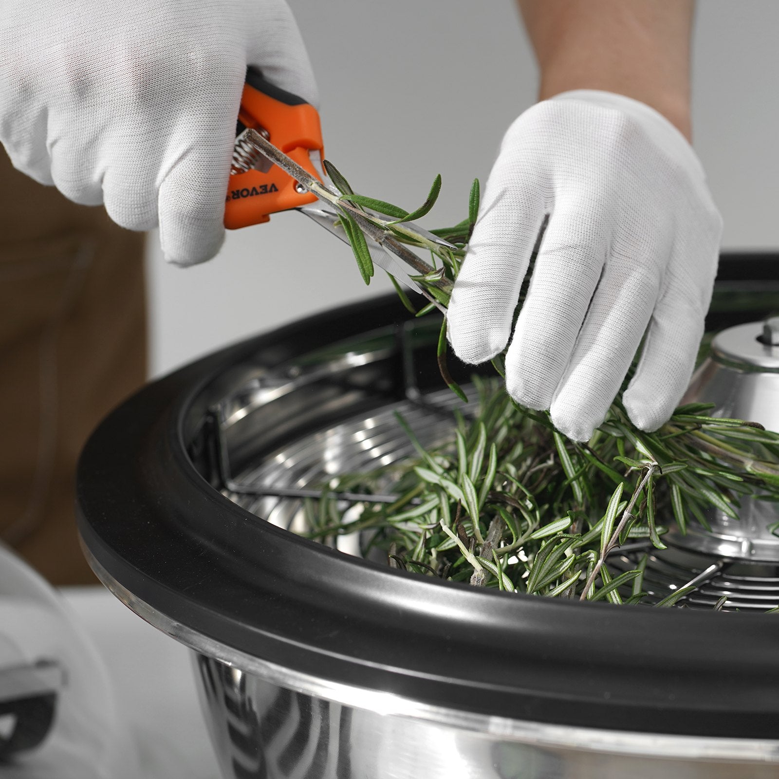 VEVOR Leaf Bowl Trimmer, 24'' Trimmer Bowl, Manual Bud Trimmer with Stainless-Steel Blades for Twisted Spin Cut, Clear Visibility Dome and Hand Pruner Included, for Cutting Leaves, Buds, Flowers