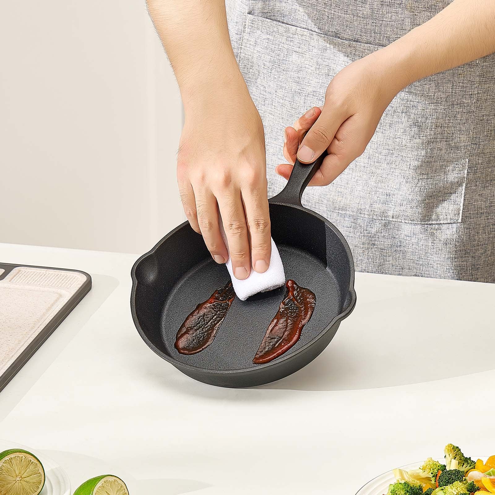 VEVOR Cast Iron Skillet, 3 Pcs Frying Pan Set 160, 220, 265 mm , Heavy-Duty Skillets with Heat-Resistant Handle, Pre-Seasoned Chef's Pan, Kitchen Cookware, for Oven, Gas, Electrical, Induction, Black